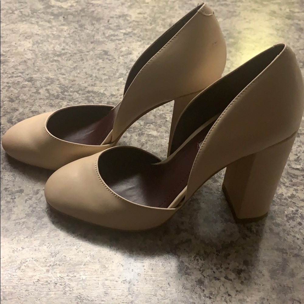 Size 4, BCBGeneration heels, nude, chunky